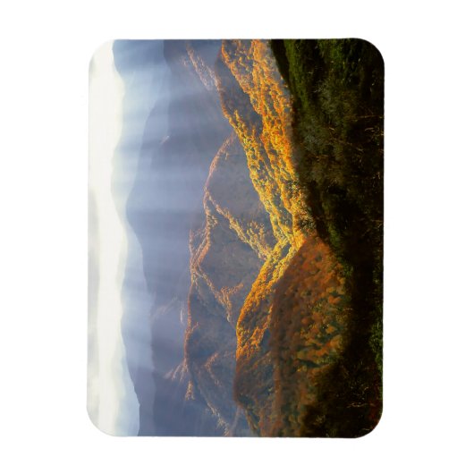 Sonnenstrahlen über den Shirakami-Sanchi-Bergen Magnet (Vertikal)