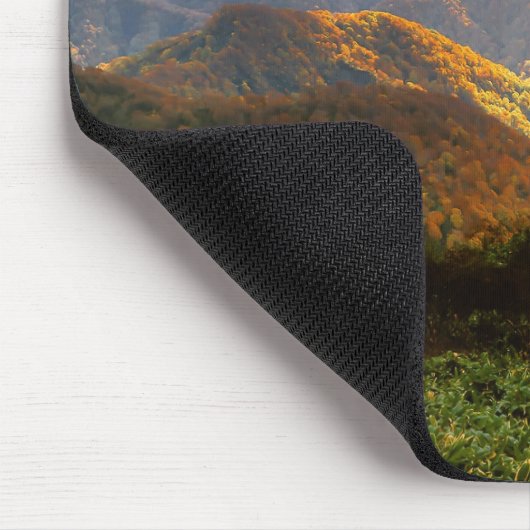 Sonnenstrahlen über den Shirakami-Sanchi-Bergen Mousepad (Ecke)