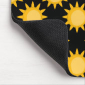 Sonnenstrahlung auf schwarzem Muster Mousepad (Ecke)