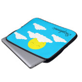 Sonnentag und Wolken: Laptopschutzhülle (Vorne Knopf)