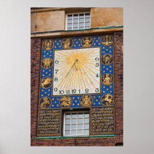 Sonnenuhr am Gebäude, Deutschland Poster