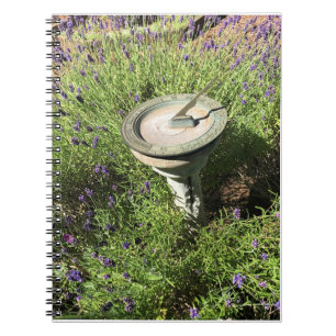 Sonnenuhr in Lavendel Notizblock