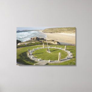 Sonnenuhr und Perran Beach, Perranporth, Cornwall, Leinwanddruck