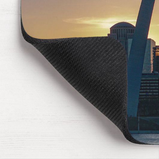 Sonnenuntergang am Bogen Mousepad (Ecke)