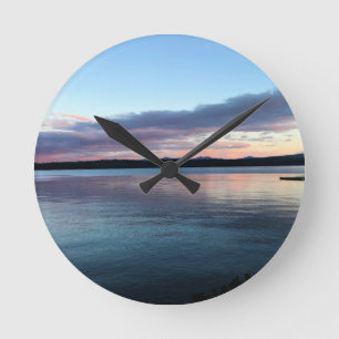 Sonnenuntergang am Crescent Lake, OR Runde Wanduhr