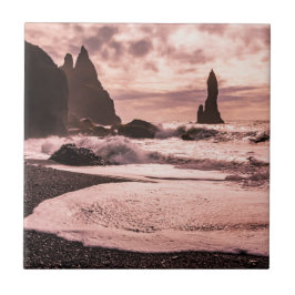 Sonnenuntergang am schwarzen Sandstrand Reynisfjar Fliese