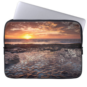 Sonnenuntergang am Strand, Kalifornien Laptopschutzhülle