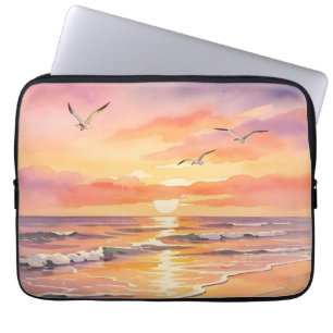 Sonnenuntergang am Strand mit Vögeln Laptopschutzhülle