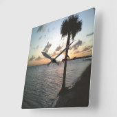 Sonnenuntergang am Strand Quadratische Wanduhr (Winkel)