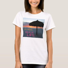 Sonnenuntergang am weißen Sandstrand von Florida T-Shirt
