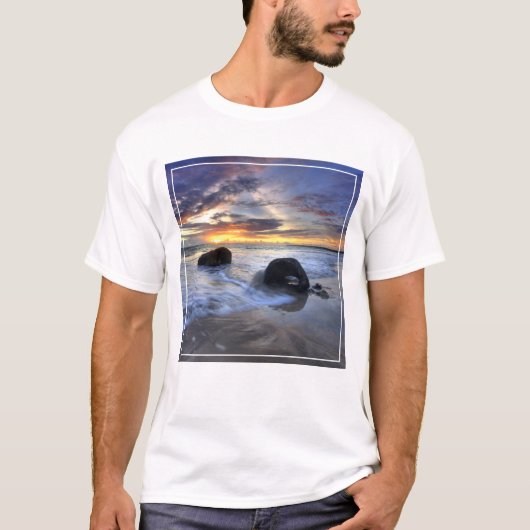 Sonnenuntergang an Kedonganan Strand T-Shirt (Vorderseite)