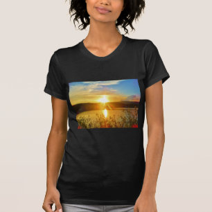 Sonnenuntergang auf dem Bergsee Arrowhead T-Shirt