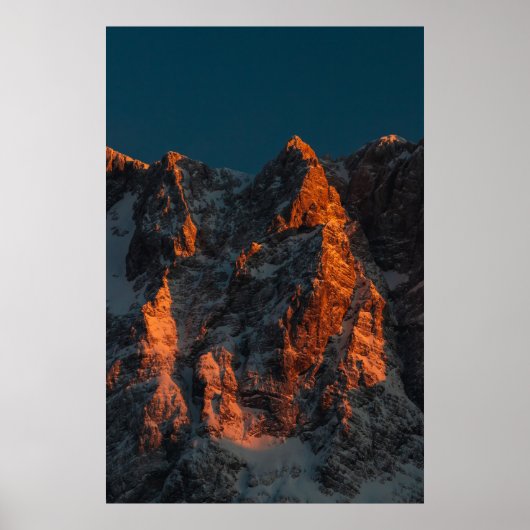 Sonnenuntergang auf den majestätischen Bergen Poster (Vorne)