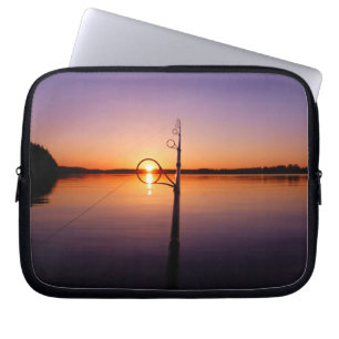Sonnenuntergang auf einem See, der durch eine Ange Laptopschutzhülle