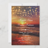 Sonnenuntergang Beach String Lights Sommerhochzeit Einladung (Vorderseite)