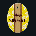 Sonnenuntergang Beach Vintag Surfboard Ornament<br><div class="desc">Sunset Beach liegt an der Nordküste von Oahu in Hawaii und ist bekannt für seine Geschichte mit berühmten Surfern der 50er und 60er Jahre. Diese Surfer und Shaper inspirierte uns, dieses Ornament zu entwerfen. Wir kombinierten koa-Holzstreifen und bedruckte Paneele aus Hibiskus-Blume. Zu Weihnachten ist unser Gruß "Mele Kalikimaka", aber diese...</div>