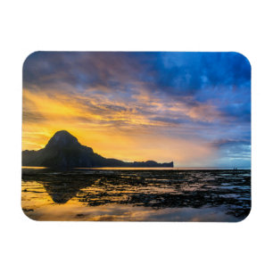 Sonnenuntergang der Bucht von El Nido Magnet
