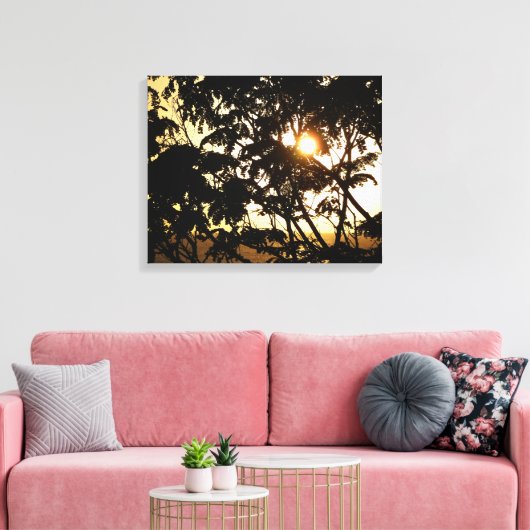 Sonnenuntergang durch Bäume I Tropische Fotografie Leinwanddruck (Insitu (Wohnzimmer))