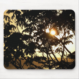 Sonnenuntergang durch Bäume I Tropische Fotografie Mousepad