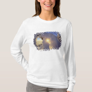 Sonnenuntergang durch die Schneegassen im Großen B T-Shirt