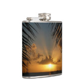 Sonnenuntergang durch die tropische Küste der Palm Flachmann (Rechts)