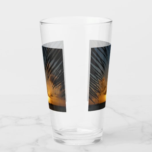 Sonnenuntergang durch die tropische Küste der Palm Glas (Rechts)