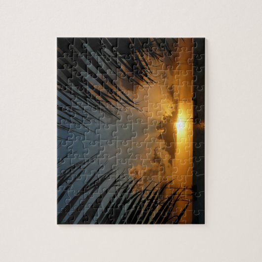 Sonnenuntergang durch die tropische Küste der Palm Puzzle (Vertikal)