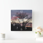 Sonnenuntergang durch Eichenbaum-Silhouette Quadratische Wanduhr (Zuhause)
