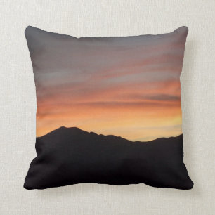 Sonnenuntergang-GebirgsSilhouette-landschaftliche Kissen