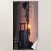 Sonnenuntergang Hafen mit Boats Beach Handtuch (Vorderseite)