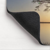 Sonnenuntergang hinter einem Baum Mousepad (Ecke)