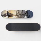 Sonnenuntergang hinter einem Baum Skateboard (Horizontal)