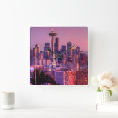 Sonnenuntergang hinter Seattle Skyline von Kerry P Quadratische Wanduhr (Zuhause)