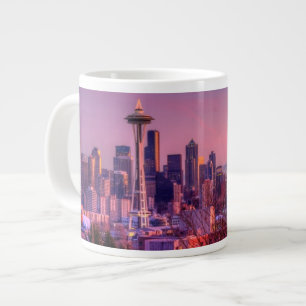 Sonnenuntergang hinter Seattle-Skylinen von Jumbo-Tasse