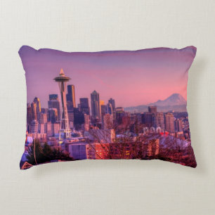 Sonnenuntergang hinter Seattle-Skylinen von Zierkissen