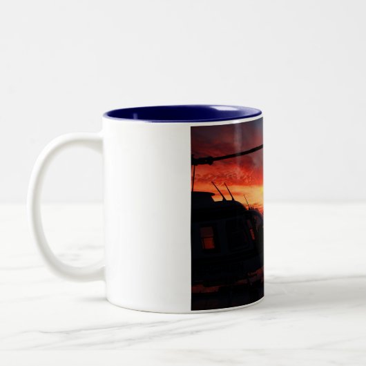 Sonnenuntergang im Golf von Mexiko Zweifarbige Tasse (Links)