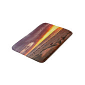 Sonnenuntergang im Ozean mit Zuschauer am Strand Badematte (Schrägansicht)