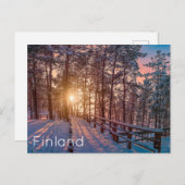 Sonnenuntergang im schneebedeckten Pinienwald mit  Postkarte (Vorne/Hinten)