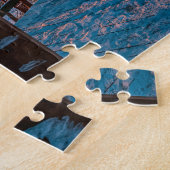 Sonnenuntergang im schneebedeckten Pinienwald mit Puzzle (Seite)