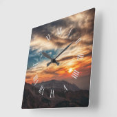 Sonnenuntergang in den rauchigen Bergen Quadratische Wanduhr (Winkel)