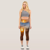 Sonnenuntergang in der Kalahari-Wüste, Namibia Capri Leggings (Vorderseite)