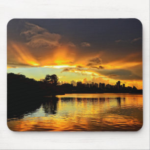 Sonnenuntergang in der Stadt Londrina, Brasilien Mousepad