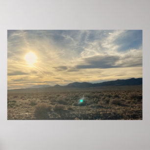 Sonnenuntergang in der Wüste Nevadas – Goldener Hi Poster