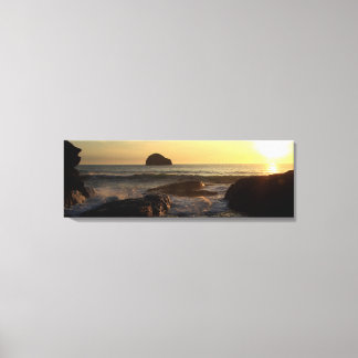 Sonnenuntergang in Trebarwith Strand. Leinwanddruck