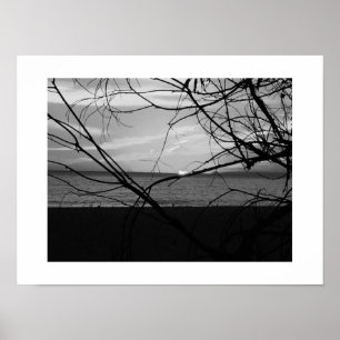 Sonnenuntergang jenseits von Schwarzweiß-Fotografi Poster