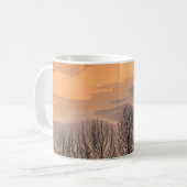 Sonnenuntergang mit Bare Trees Kaffeetasse (Vorderseite Links)