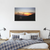 Sonnenuntergang mit schwarzem Bär Leinwanddruck (Insitu (Schlafzimmer))