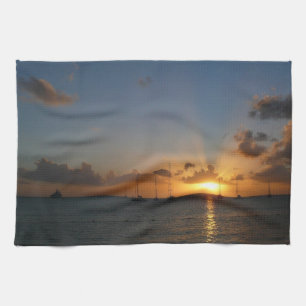 Sonnenuntergang mit Segelbooten Tropical Landscape Handtuch