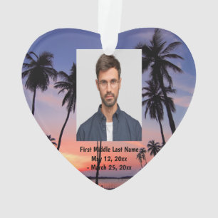 Sonnenuntergang mit Sonnenuntergang im tropischen  Ornament