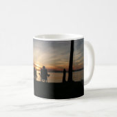 Sonnenuntergang-Strand-Camping Kaffeetasse (VorderseiteRechts)